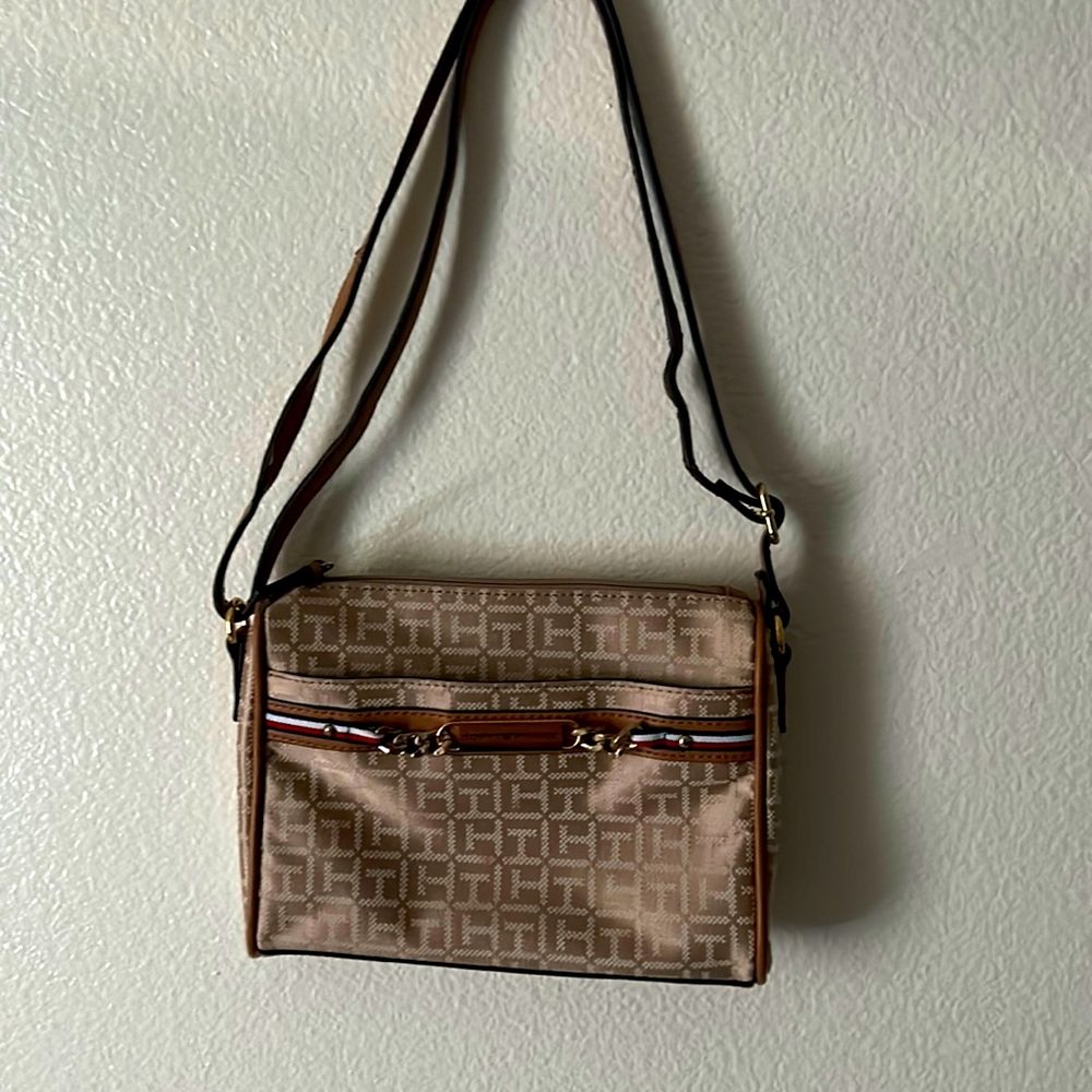 Women’s Tommy Hilfiger purse